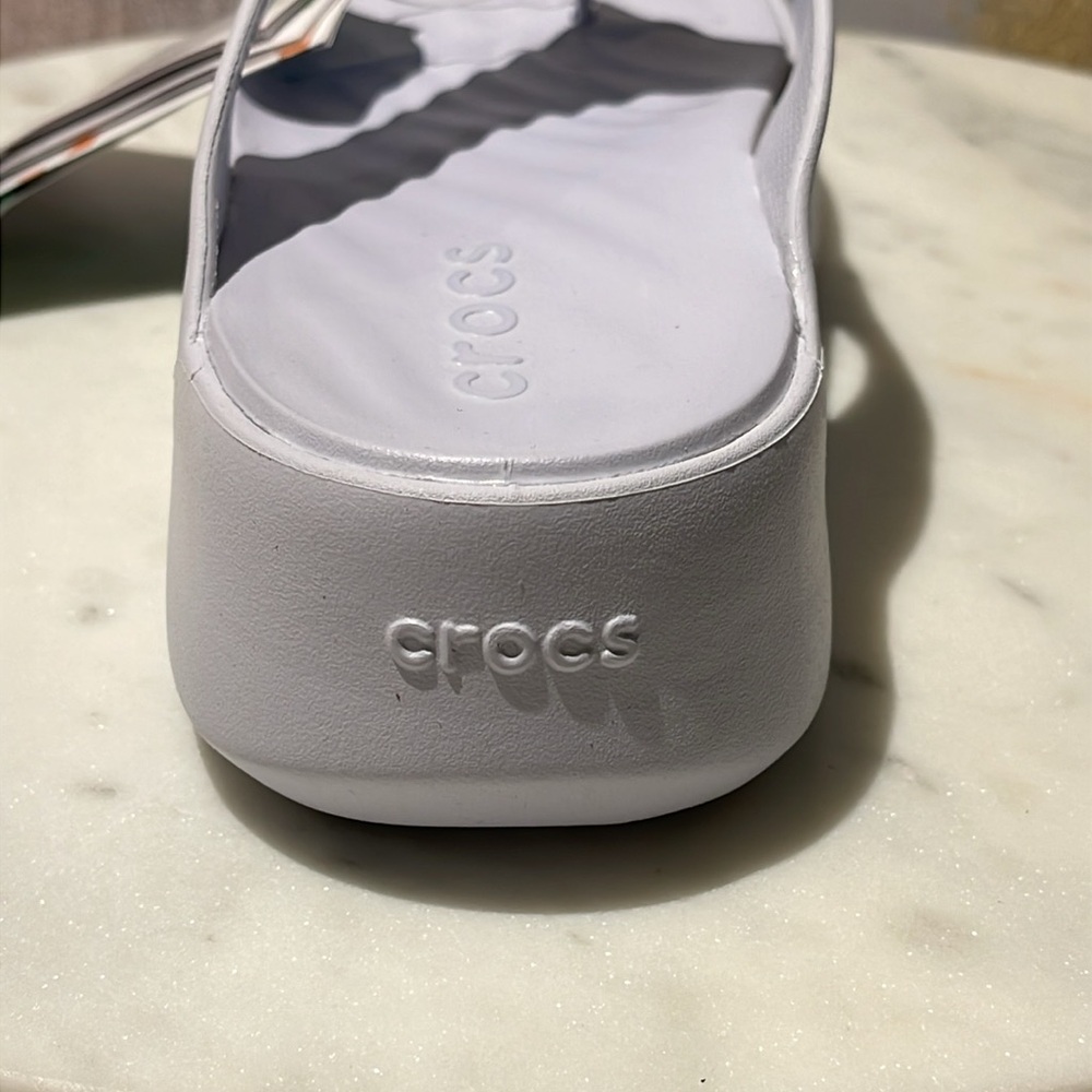 CROCS Light Gray Platform Flip-Flops  (W7) - Picture 4 of 7
